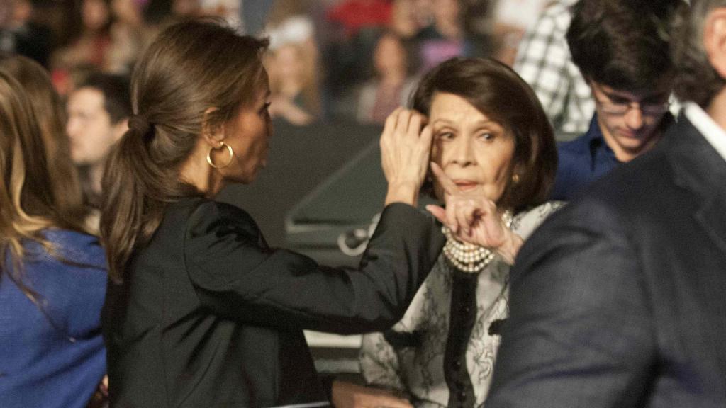 Isabel Preysler, con su madre, Beatriz Arrastia, en 2012.