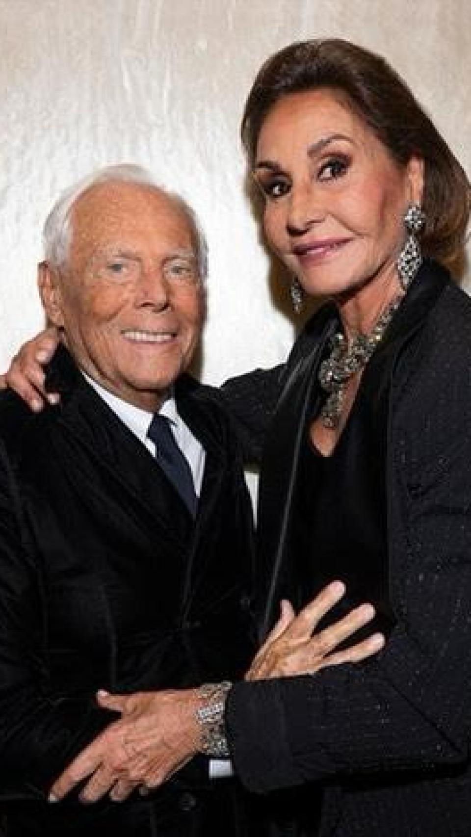 Naty Abascal y Giorgio Armani, en una imagen de sus redes sociales.