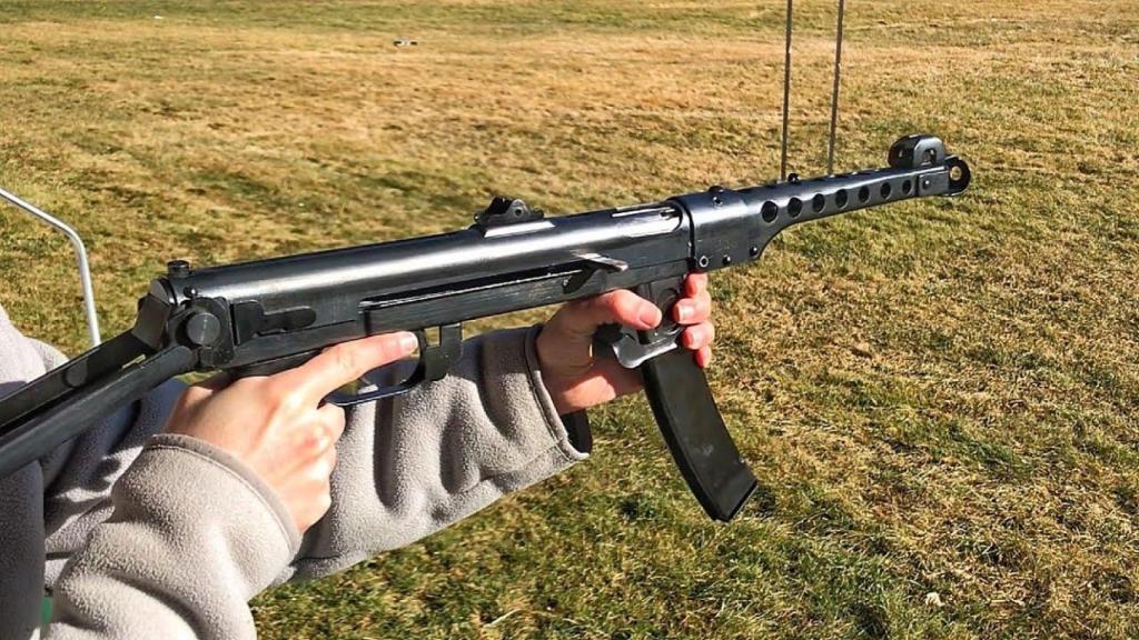 Un subfusil PPS-43.