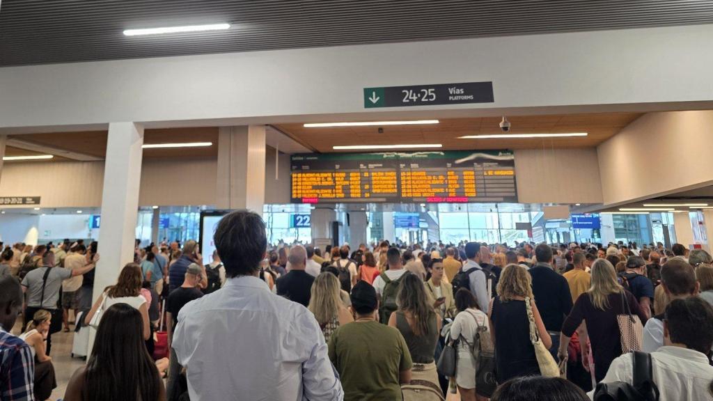 La estación de tren colapsada por la incidencia