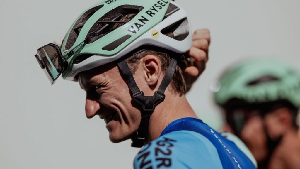 Felix Gall durante la presentación una etapa de La Vuelta.