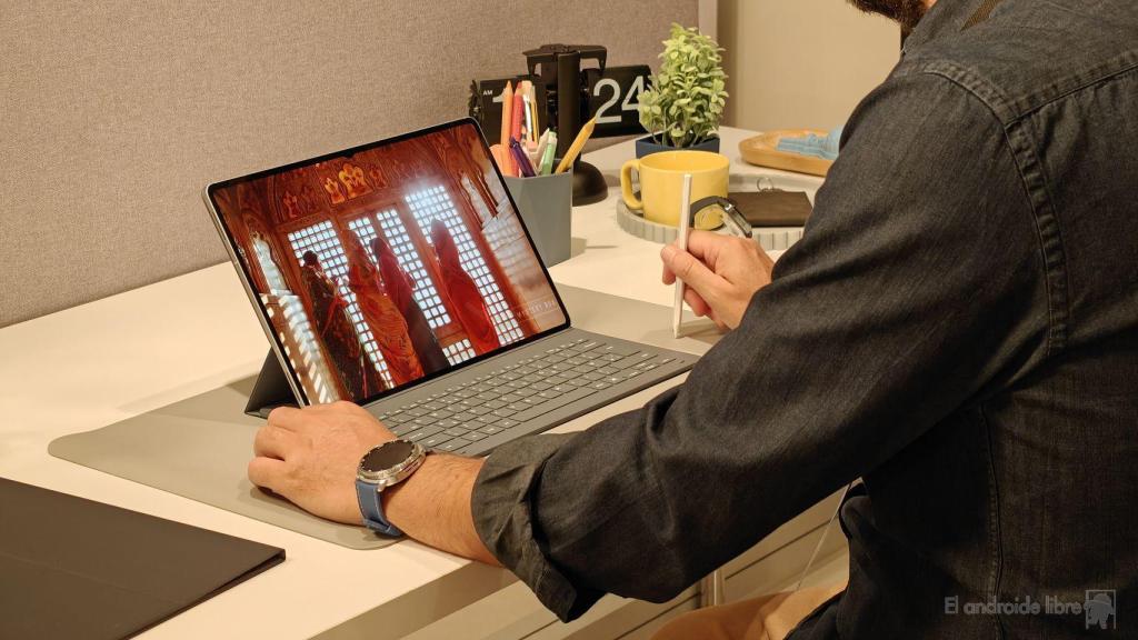 Samsung Galaxy Tab S11 con teclado