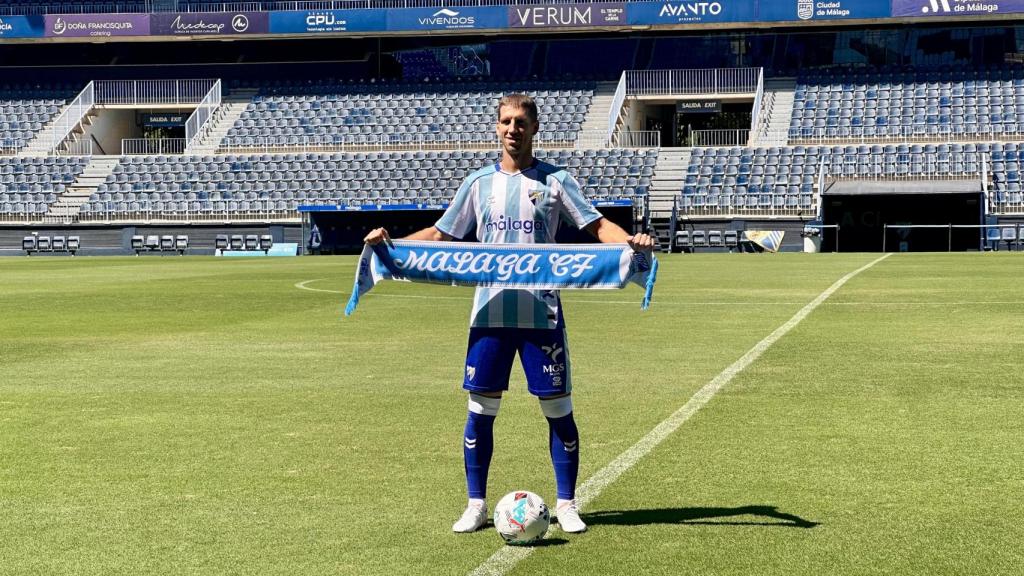 Darko Brašanac posa como nuevo jugador del Málaga CF