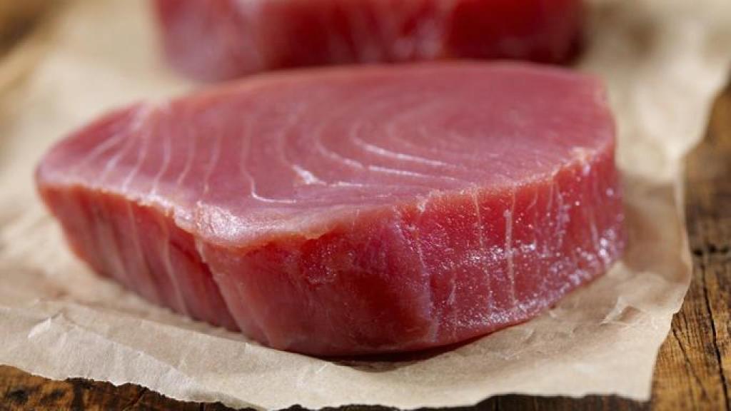 Filetes de atún fresco.