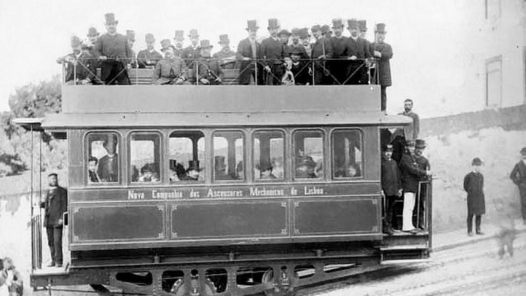 Una imagen del histórico Funicular Gloria de Lisboa.