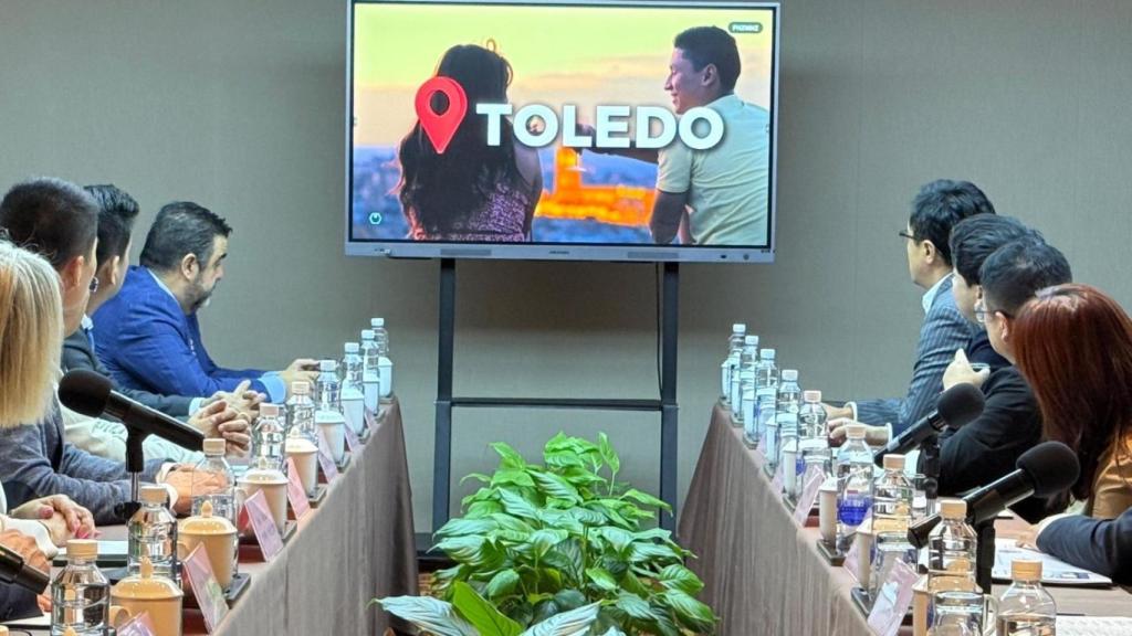 En la cita se proyectaron videos promocionales de Toledo.