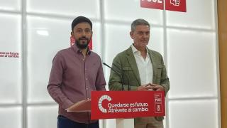 El secretario de Política Municipal del PSOECyL, Fran Díaz, y el portavoz de Medio Ambiente del Grupo Socialista en las Cortes, José Luis Vázquez, durante su rueda de prensa de este viernes