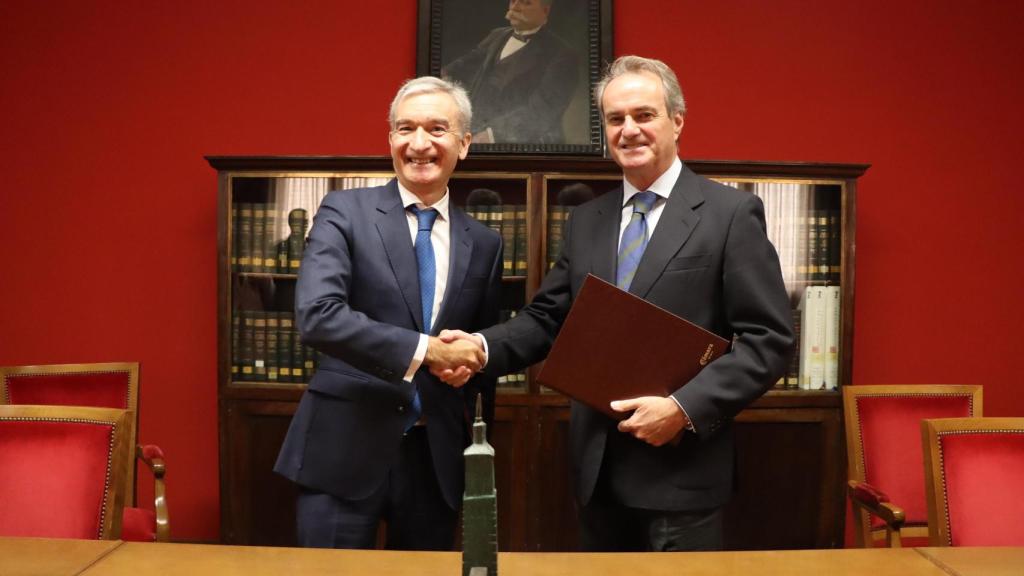 El consejero delegado de Ibercaja, Víctor Iglesias, y el presidente de Cámara, Jorge Villarroya