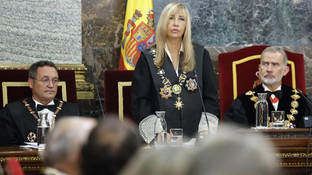 La presidenta del Supremo y el CGPJ, Isabel Perelló junto al rey Felipe VI y el fiscal general del Estado, Álvaro García Ortiz.