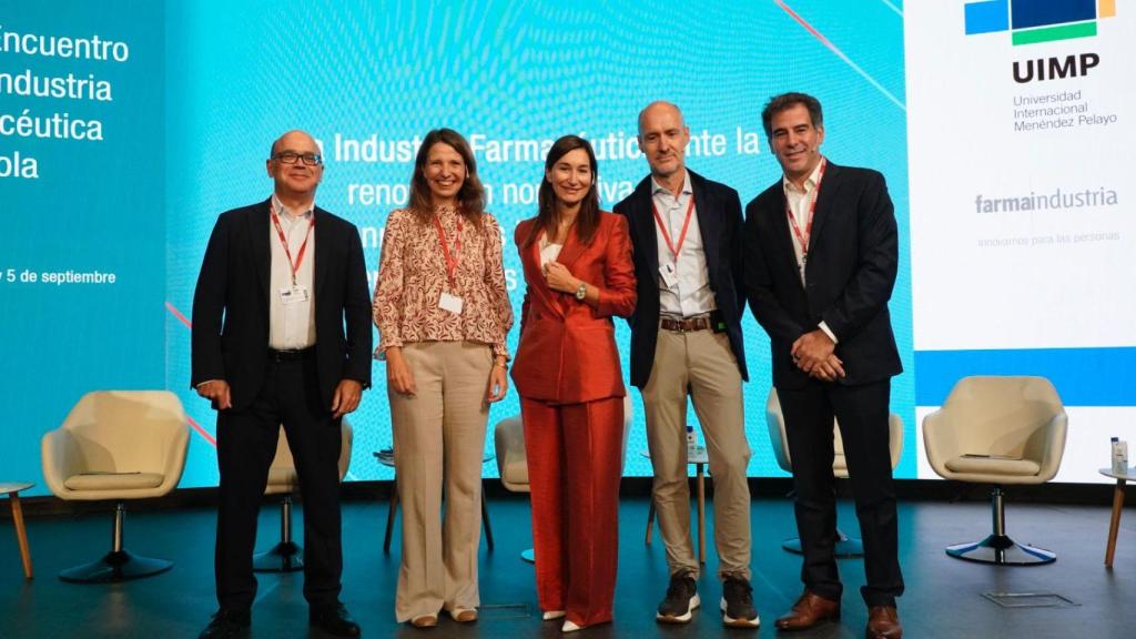 Javier Urzay (Farmaindustria), Ana Argelich (MSD), Sandra Orta (BMS), Sergi Aulinas (Gebro) y Rodrigo Bonilla (Esteve).
