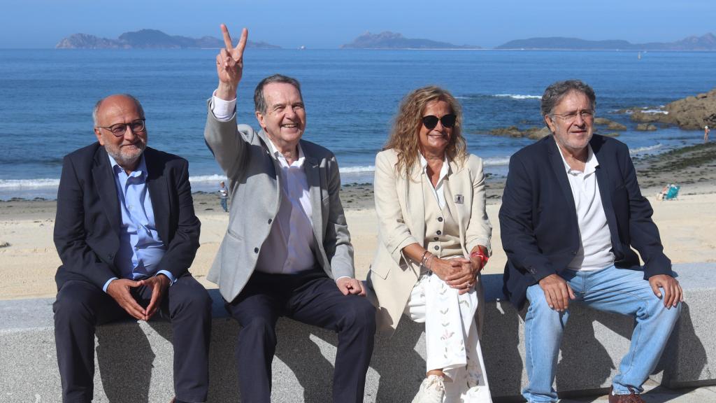 Abel Caballero, junto a Carmela Silva, Abel Losada y Francisco Javier Pardo, en la inauguración del nuevo paseo de Samil