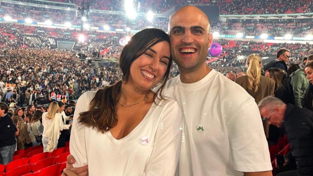 Elena Pin y Daniel Montes, la pareja de A Coruña comprometida en el concierto de Coldplay.