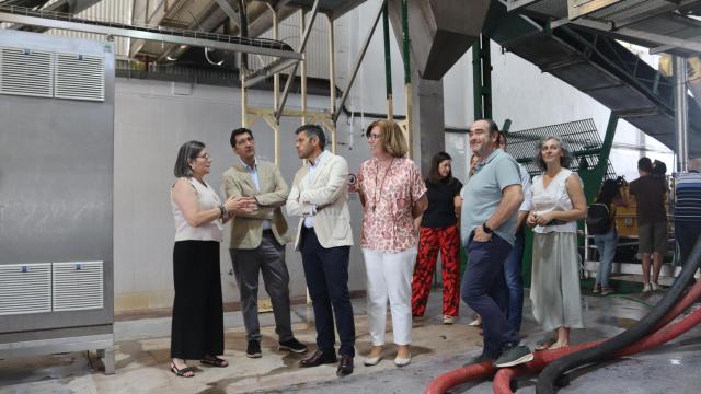 Visita de José Manuel Caballero a la Cooperativa Vinícola del Carmen de Campo de Criptana (Ciudad Real). Foto: JCCM.
