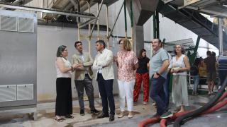 Visita de José Manuel Caballero a la Cooperativa Vinícola del Carmen de Campo de Criptana (Ciudad Real). Foto: JCCM.