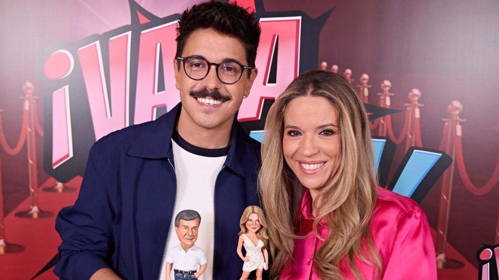 Cristina Lasvignes y Fran Ramírez, con los 'famosetes' de '¡Vaya fama!'.