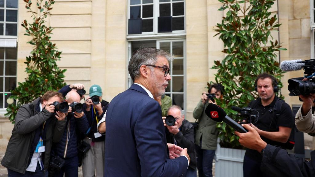Olivier Faure , primer secretario del Partido Socialista Francés, se reúne con el Primer Ministro francés, en París