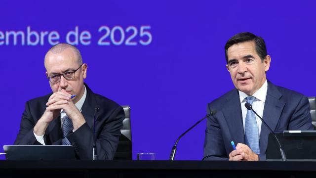 Onur Genç, CEO de BBVA, y Carlos Torres, presidente.