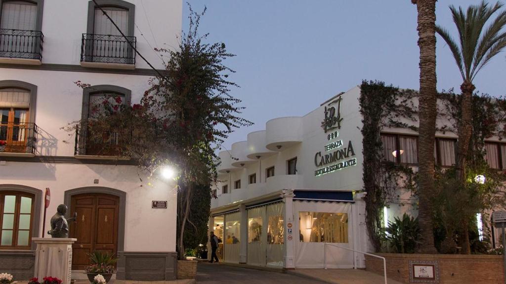 Una panorámica de Terraza Carmona desde la calle.
