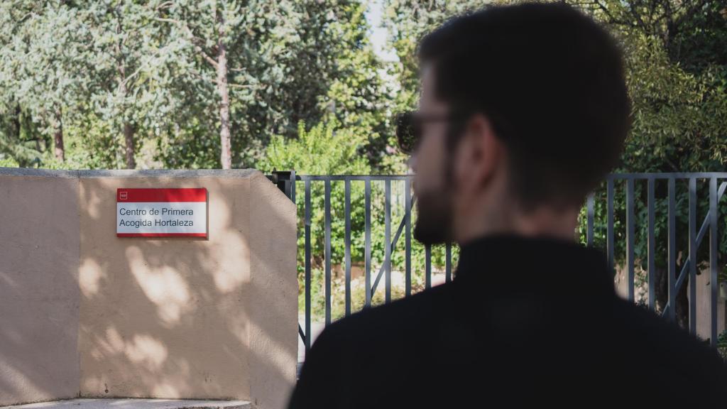 Vista general de un acceso al Centro de Primera Acogida de Hortaleza.