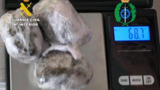 Imagen de la droga intervenida a los detenidos