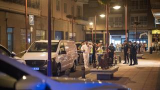 Especialistas y agentes se trasladan al lugar de los hechos, a 5 de septiembre de 2025, en Vilagarcía de Arousa