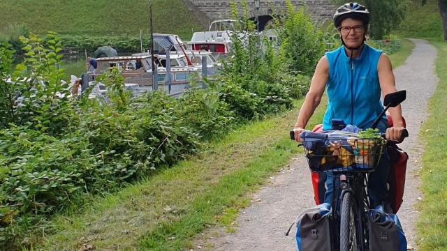 Una imagen de Ana, en la bicicleta.