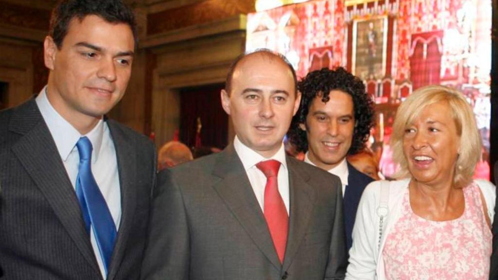 Sánchez en su época de concejal de Madrid,  junto a Oscar Iglesias, Pedro Zerolo y a la portavoz del grupo socialista en esa época, Pilar Gallego
