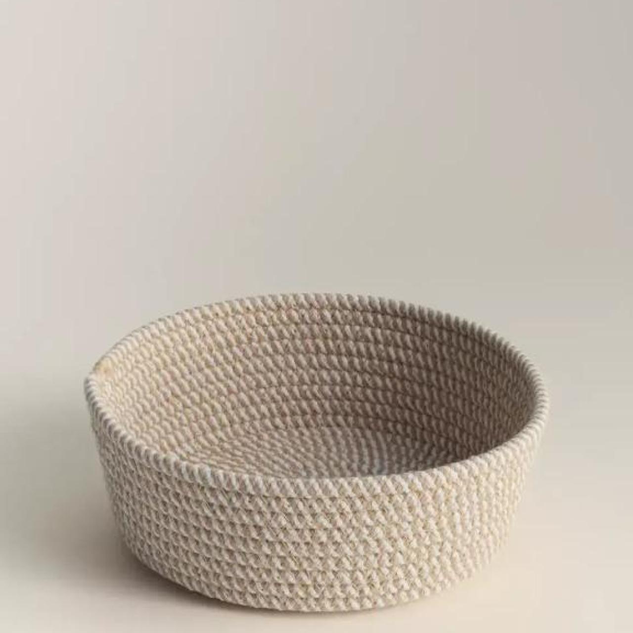 Cesta.