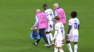 Dembélé se marcha lesionado contra Ucrania.