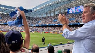 Feijóo anima al Dépor en su partido en Riazor ante el Sporting de Gijón