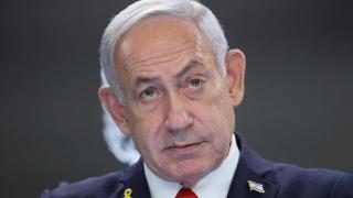Netanyahu asume la mala propaganda de la guerra El primer ministro israelí, Benjamin Netanyahu, habla durante una conferencia de prensa en su oficina en Jerusalén, el 10 de agosto de 2025. mueren 83 gazatíes en 24h por ataques de su Ejército