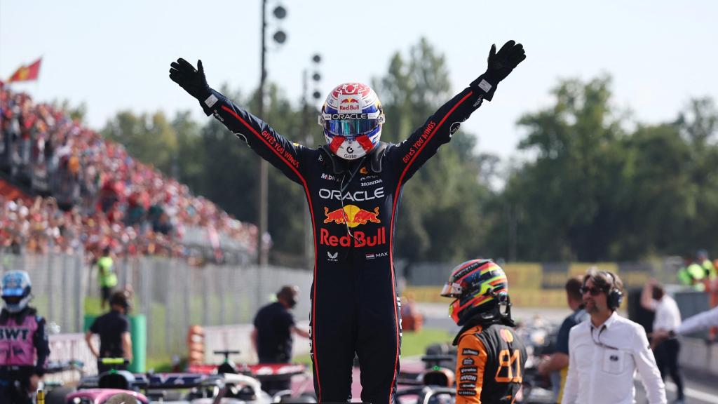 Verstappen celebra su victoria en el GP de Italia