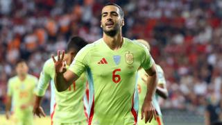 Mikel Merino celebra su tercer tanto del partido frente a Turquía.