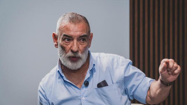 El periodista y jefe comercial de la revista MENsual Paco Narváez durante la entrevista con EL ESPAÑOL.