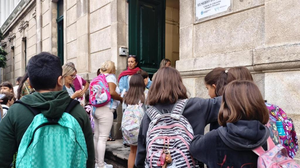 Nervios y ganas de volver al cole en A Coruña: Estaban deseando ver a sus amigos