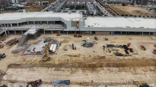 Obras del nuevo centro comercial Entrenasas