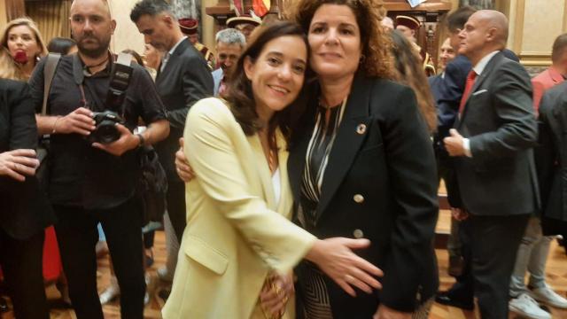 La alcaldesa de A Coruña, Inés Rey, y la subdelegada del Gobierno en la provincia, María Rivas.