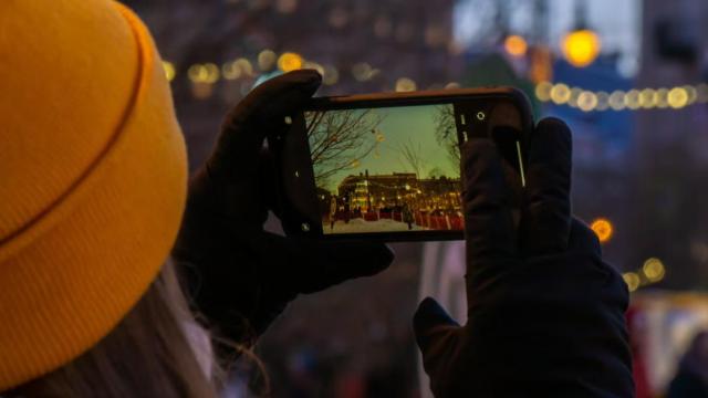 Móvil Android tomando fotos