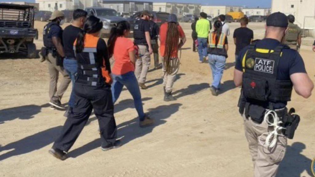 Trabajadores latinos revelan cómo fue la redada masiva de ICE en Georgia