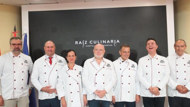 Inauguración del stand del Gobierno regional en la Feria de Albacete.