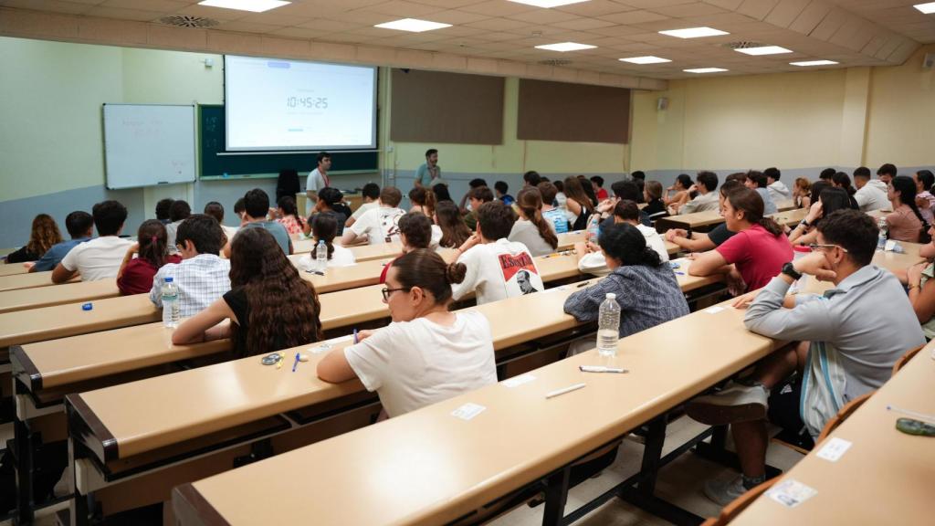 Imagen de estudiantes en la Universidad de Sevilla.