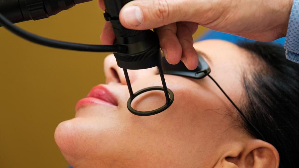 Puesta en práctica del tratamiento con láser CO2 fraccionado en Golden Estética España.