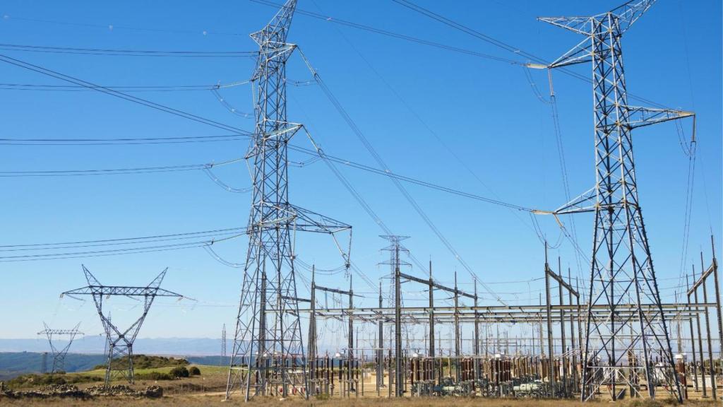 Redes eléctricas de alta y media tensión.