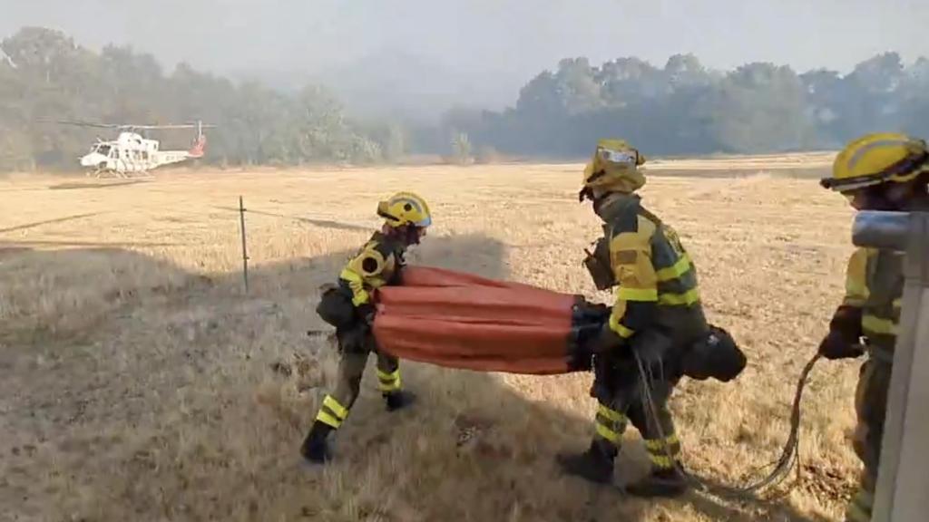 Efectivos contraincendios en Castromil