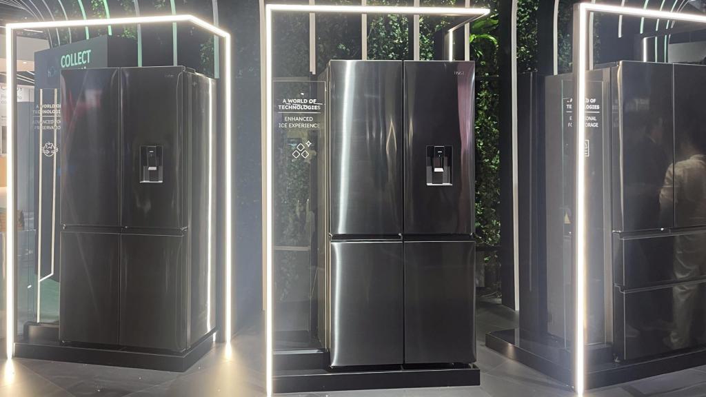 Varias neveras Haier.