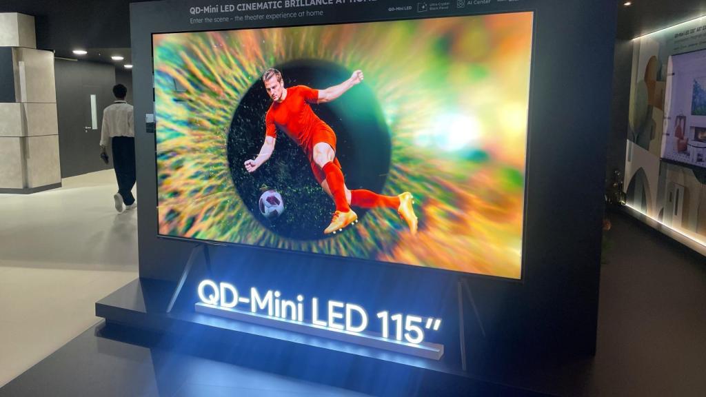 El televisor QD-Mini LED de 115 pulgadas de Haier.