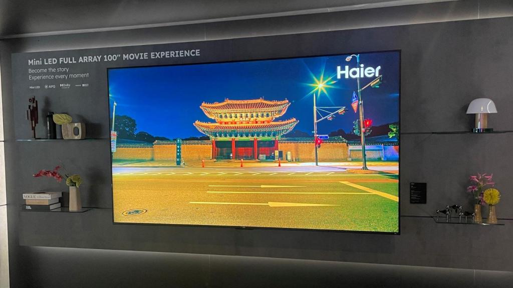 El televisor Mini LED de 100 pulgadas de Haier.