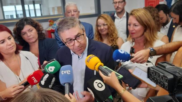 El conseller de Educación, José Antonio Rovira, en el inicio del curso escolar en Castellón. Europa Press
