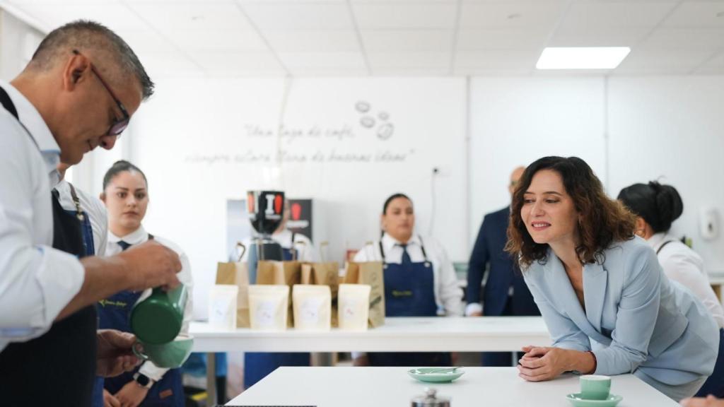 Isabel Díaz Ayuso este martes durante la inauguración del curso escolar en Móstoles.