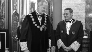 El rey Felipe VI junto al fiscal general del Estado, Álvaro García Ortiz.